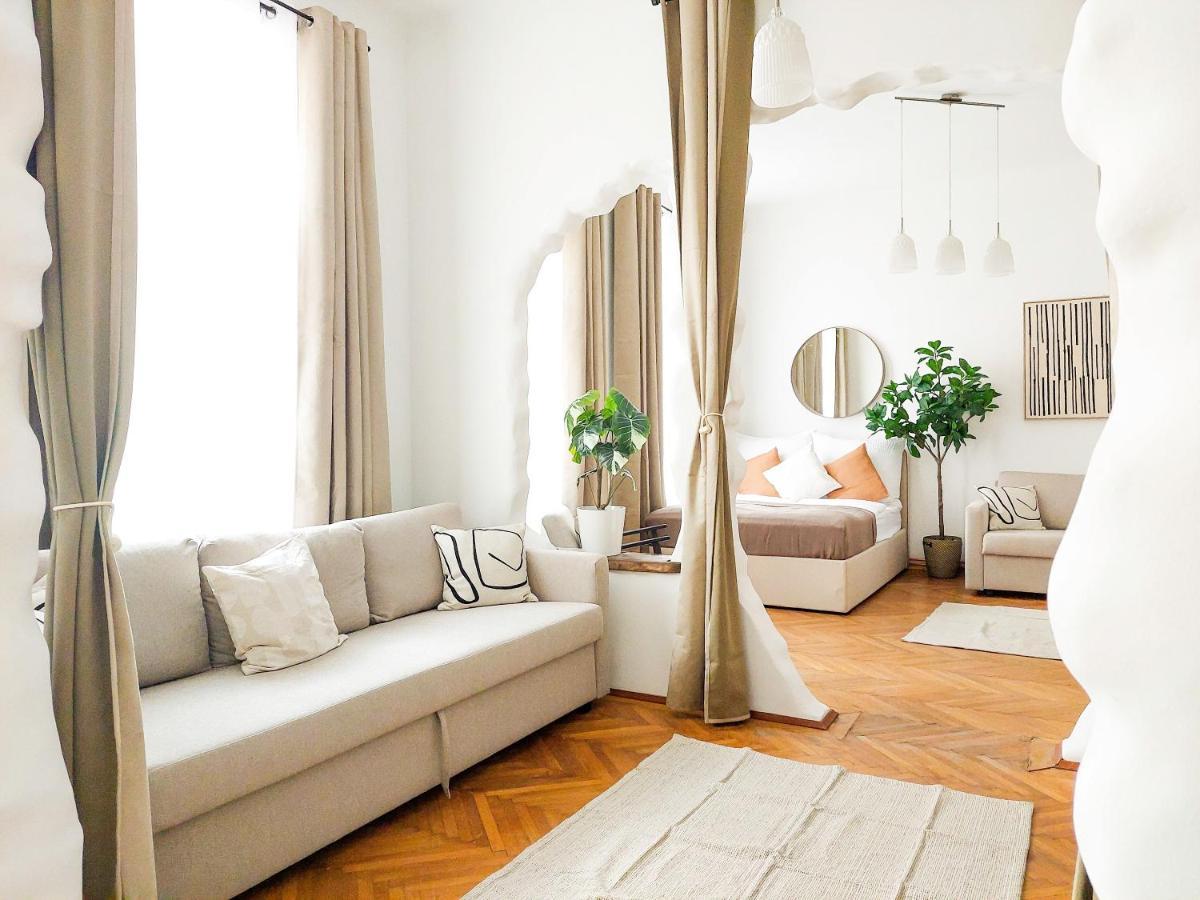 Hidden Garden - Spacious Modern - 1 Min To City Shuttle Wien